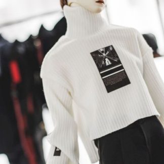 Long-sleeved White Knitted Sweater