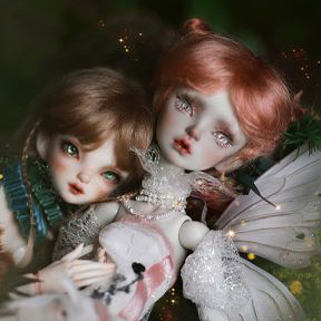 Doll Chateau Ula and Eunice