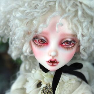 Peak's Woods FOC Lala Crow the White Crow as the Pathfinder from "GONS and CROWS"